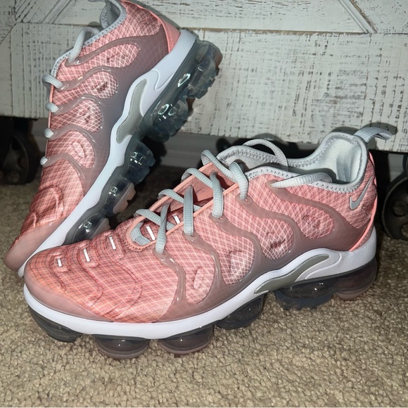 Women’s Nike VaporMax Plus - Picture 6 of 13